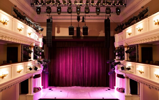 Teatrai