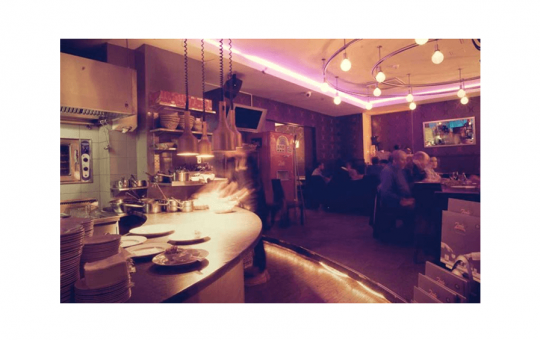 Zoe’s bar & grill